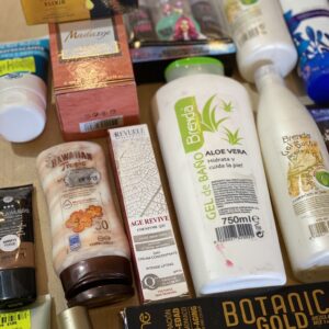 Lot de 36 produits de beauté – Soins & cosmétiques mixtesLot de 36 produits de beauté – Soins & cosmétiques mixtes