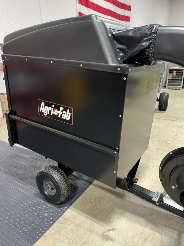 Aspirateur-tonneuse Agri-Fab, de 32 pi3