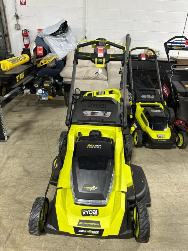 Déstockages Tondeuse à gazon automoteur Ryobi 80v HP Whisper Series 30