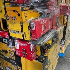 Palette d'outils mixtes Milwaukee et DeWalt – 100 outils .