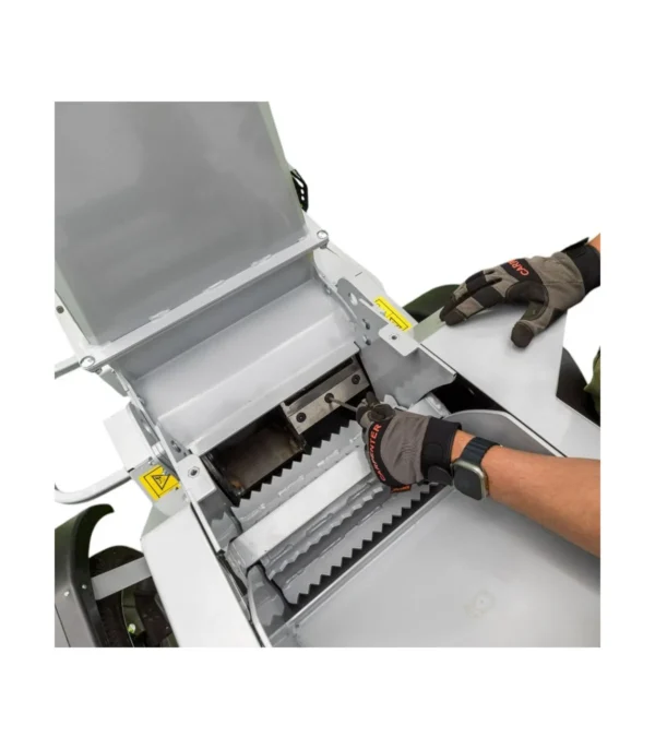 Broyeur DE Végétaux Grin, 120mm, Briggs Stratton 627cc, Attelage Remorque – BIOCH120-ROAD